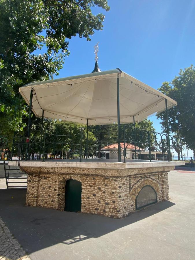 Apartamento 1 Quarto, Com Patio, Em Frente Praia Paço de Arcos Buitenkant foto