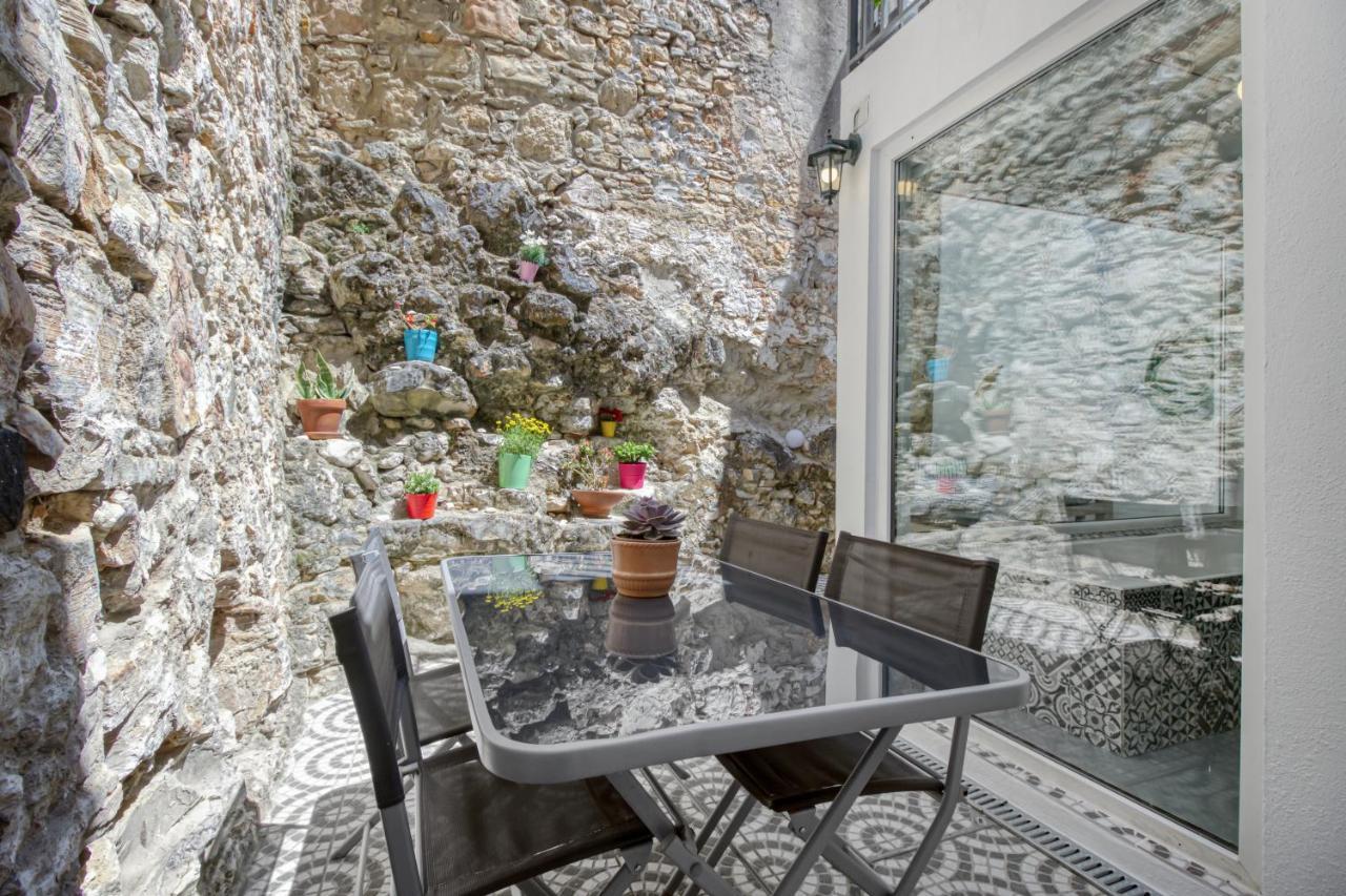 Apartamento 1 Quarto, Com Patio, Em Frente Praia Paço de Arcos Buitenkant foto