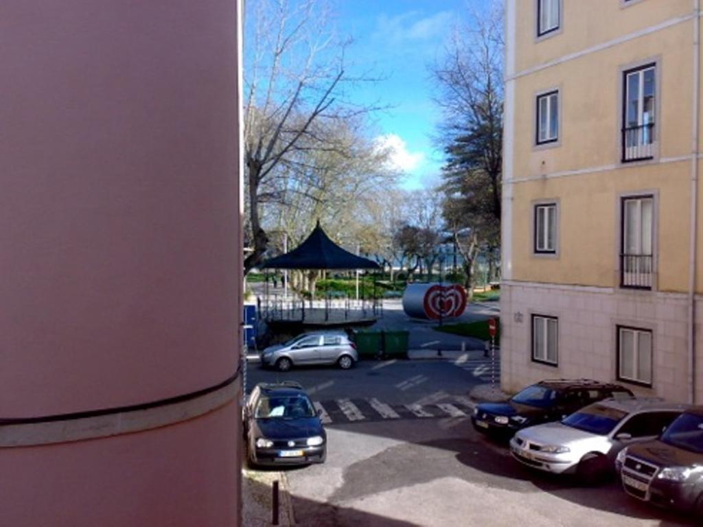 Apartamento 1 Quarto, Com Patio, Em Frente Praia Paço de Arcos Buitenkant foto